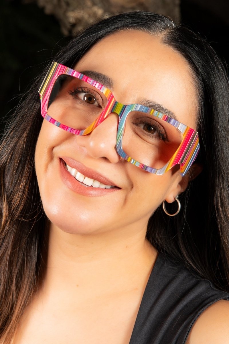 ZÖE RAINBOW - ClaroOscuro Lentes y Armazones