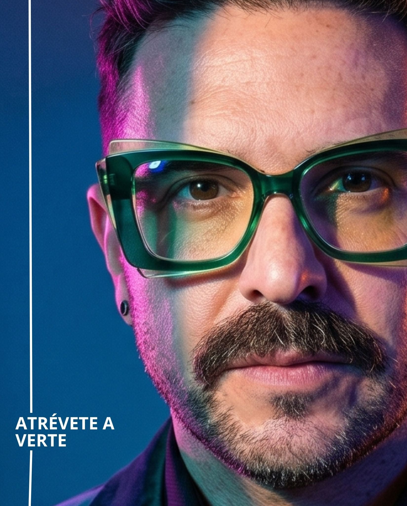 Lentes graduados cuadrados oversized en acetato translúcido verde esmeralda, con diseño moderno, estructura robusta y acabado transparente que aporta un estilo sofisticado y vanguardista.