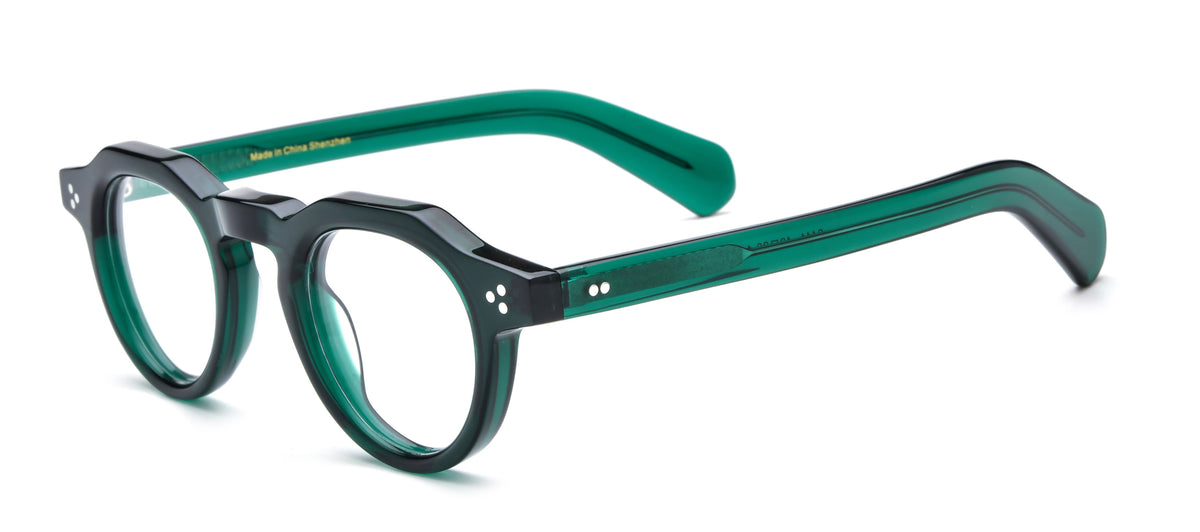 JEREMY GREEN es un armazón de pasta en verde esmeralda mate que combina intensidad, diseño y una estética profundamente contemporánea.