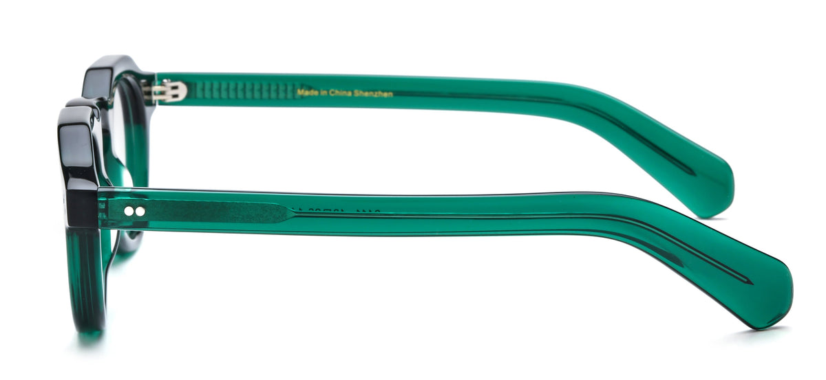 JEREMY GREEN es un armazón de pasta en verde esmeralda mate que combina intensidad, diseño y una estética profundamente contemporánea.