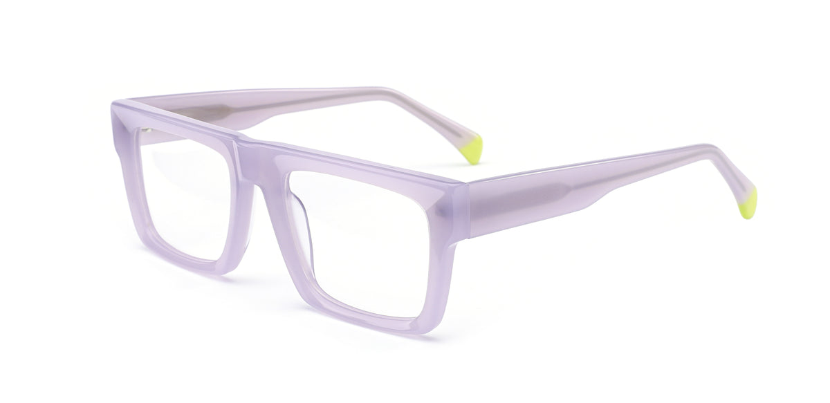 VANDER es un armazón rectangular en un delicado tono lavanda que combina romanticismo, diseño y una personalidad diferente. 