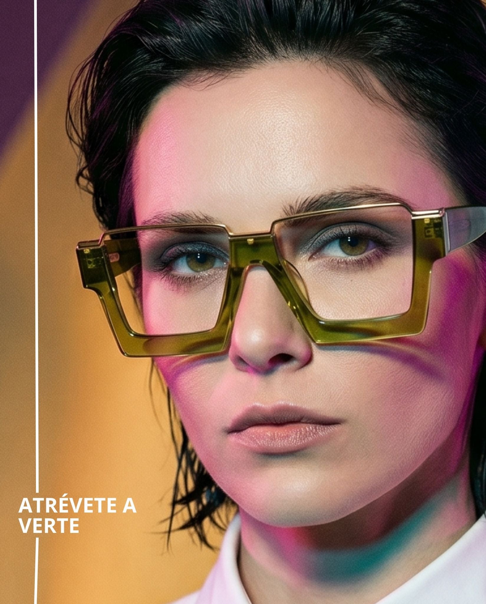 Wabi - Lentes transparentes de pasta verdes y contorno dorado. Lentes Personalizables. Lentescon filtro de luz azul. Lentes formales. Lentes unisex